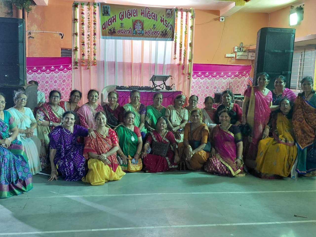 વાલમ બ્રાહ્મણ મહિલા મંડળ દ્વારા પારંપરિક ગરબા નું આયોજન